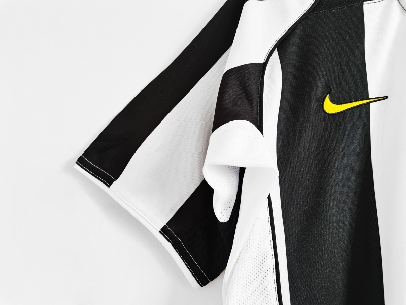 Retro 2004/05 Juventus Home Soccer Jersey