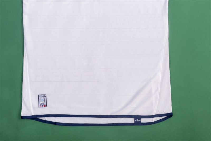 Retro 2004 England Home Soccer Jersey