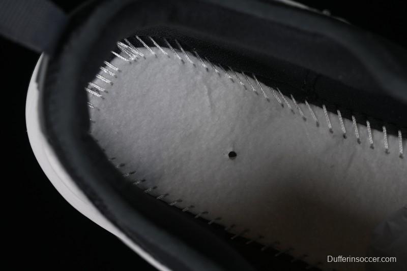 Nike TC 7900 Retro Chunky Dad Shoes with Reflective Swoosh and Cushioned Sole - DD9682-001