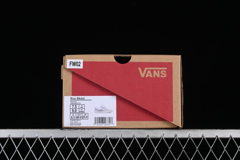 Vans Classics Knu Skool Chunky Tongue Retro Sneakers in Grey White - VN0009QCYF9