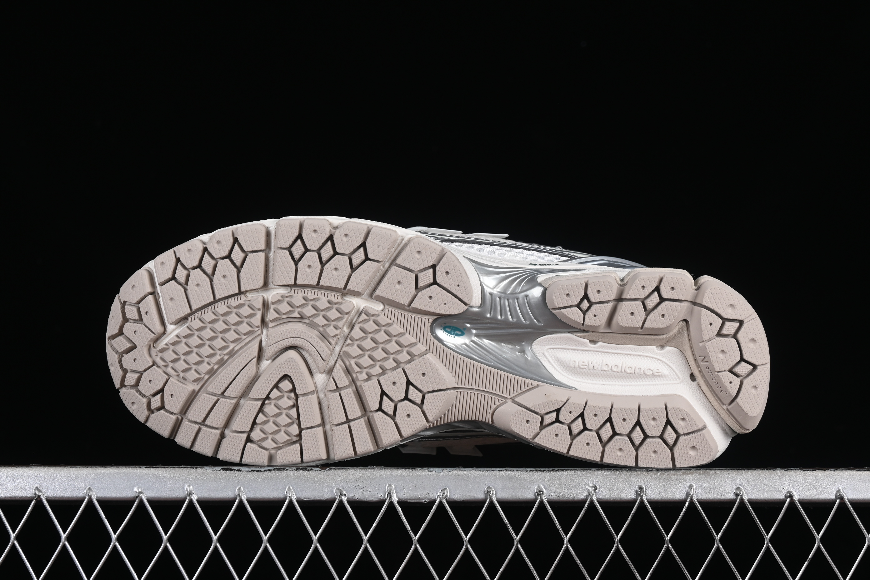 New Balance 1906 Series Retro Dad Style Casual Running Shoes - W1906REE