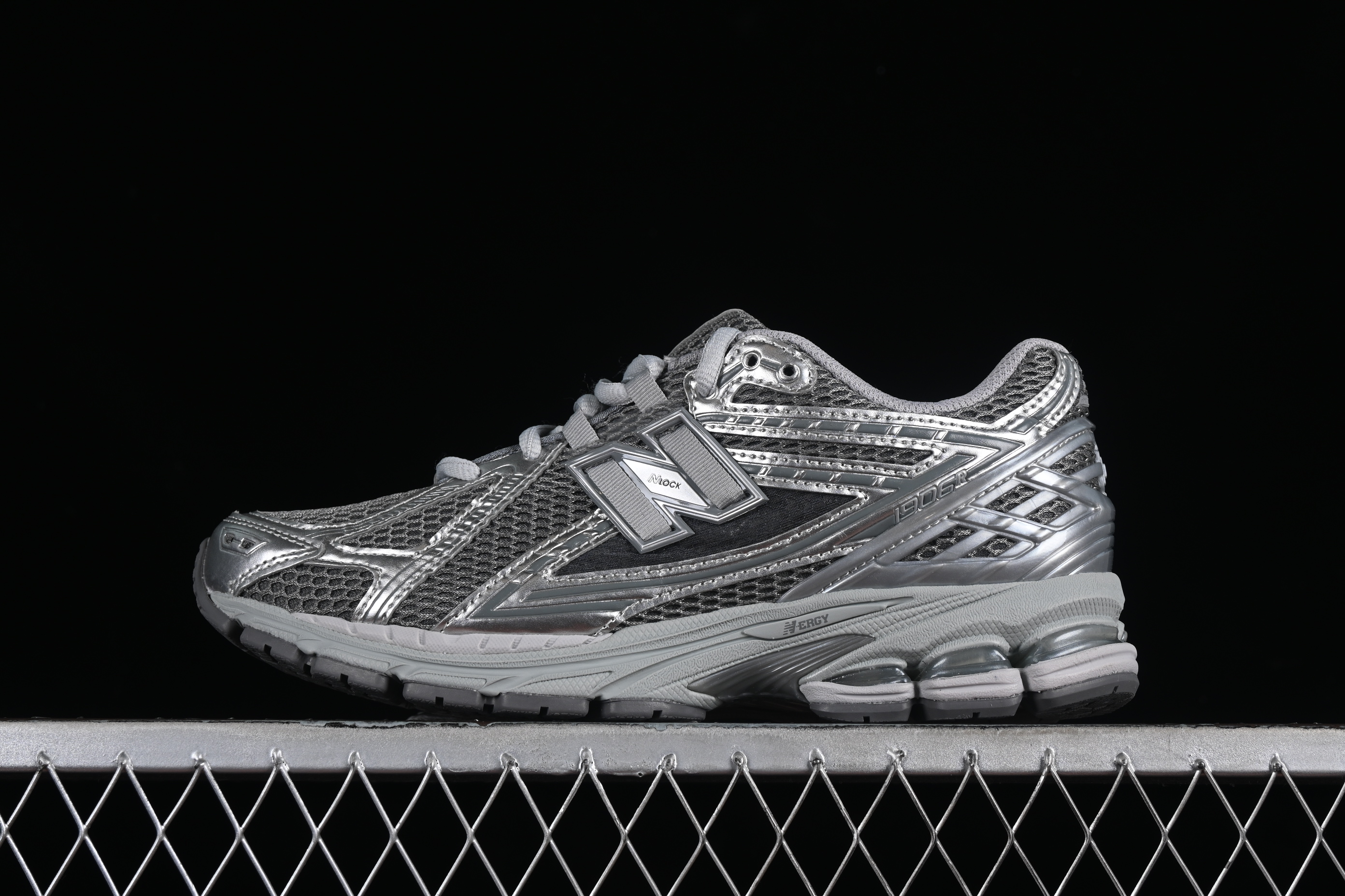 New Balance 1906 Series Retro Dad Style Casual Running Shoes - M1906REH
