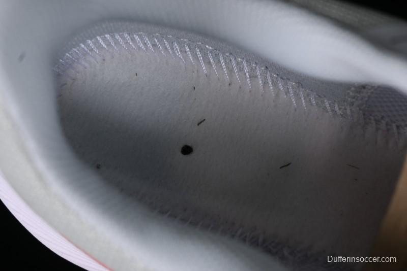 Nike Zoom Winflo 8 Breathable Mesh Running Shoes with Forefoot and Heel Zoom Air Cushion - CW3419-100