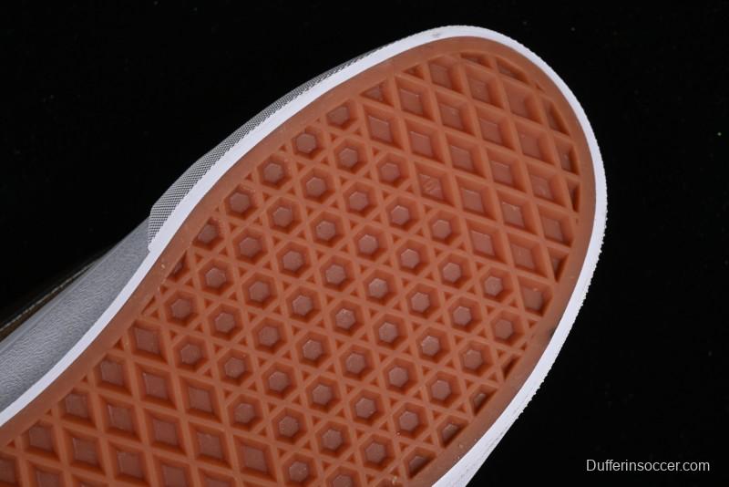 Vans Classics Knu Skool Retro Sneakers with Enlarged Toe and Thickened Trim - VN0009QCLC5