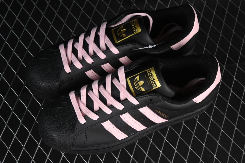Adidas Superstar EG4959 Casual Sneakers with Shell Toe Design