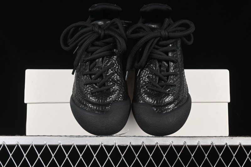 Alexander McQueen Flexion Retro Sneakers in Black with Diamond Grain Calfskin - 8.F6