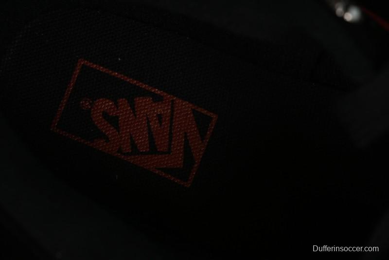 Vans Knu Skool Low Top Retro Casual Vulcanized Slip-On Shoes - VN0009QCSWE