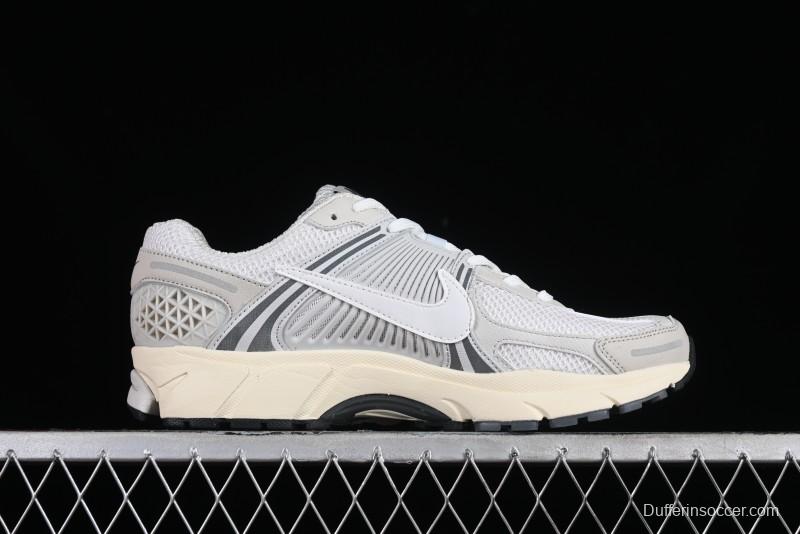 Nike Zoom Vomero 5 SP Retro Casual Running Shoes with Lightweight EVA Midsole - HF0731-007