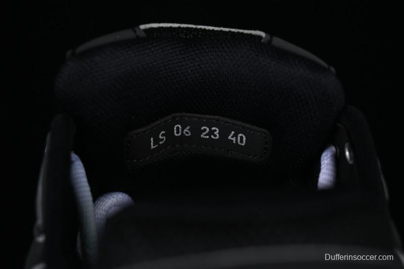 Dior B30 Sneakers with Reflective CD30 Logo and Lightweight Rubber Sole - CD30