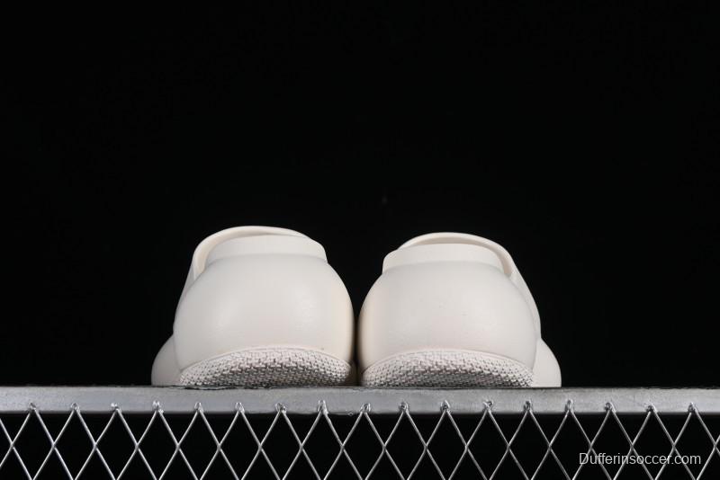 SMFK COMPASS Embossed One-Piece Platform Slides - E9066