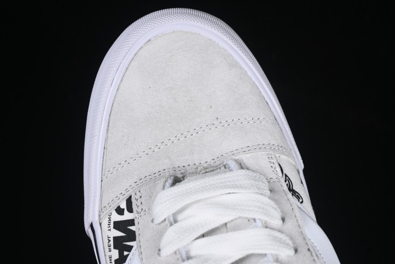 Vans Knu Skool Low-Top Retro Chunky Sneakers with Oversized Logo - VN000CS0239