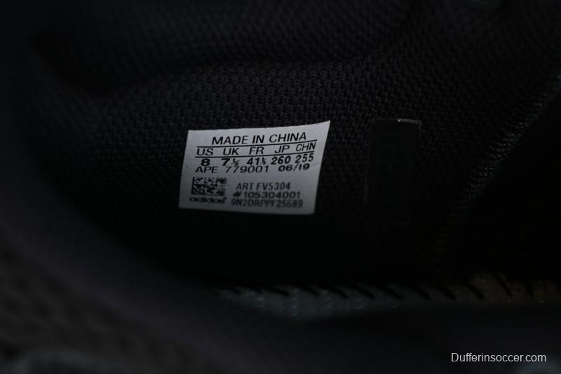 Adidas Yeezy Boost 700 V2 Utility Black Running Shoes with 3M Reflective Details - FV5304