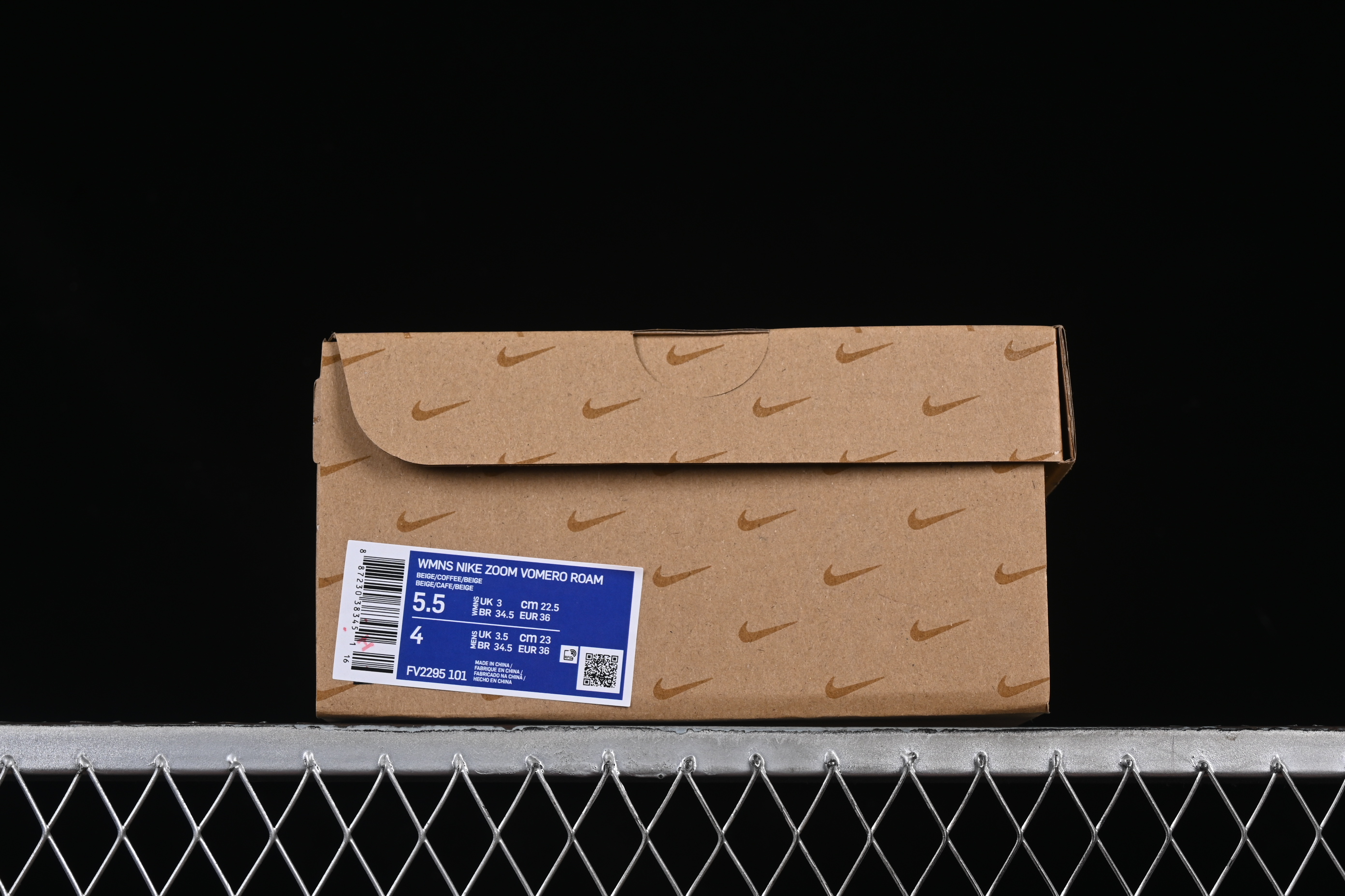 Nike Zoom Vomero 5 Retro Marathon Casual Running Shoes with Thick Sole and Height Increasing Design - FV2295-101