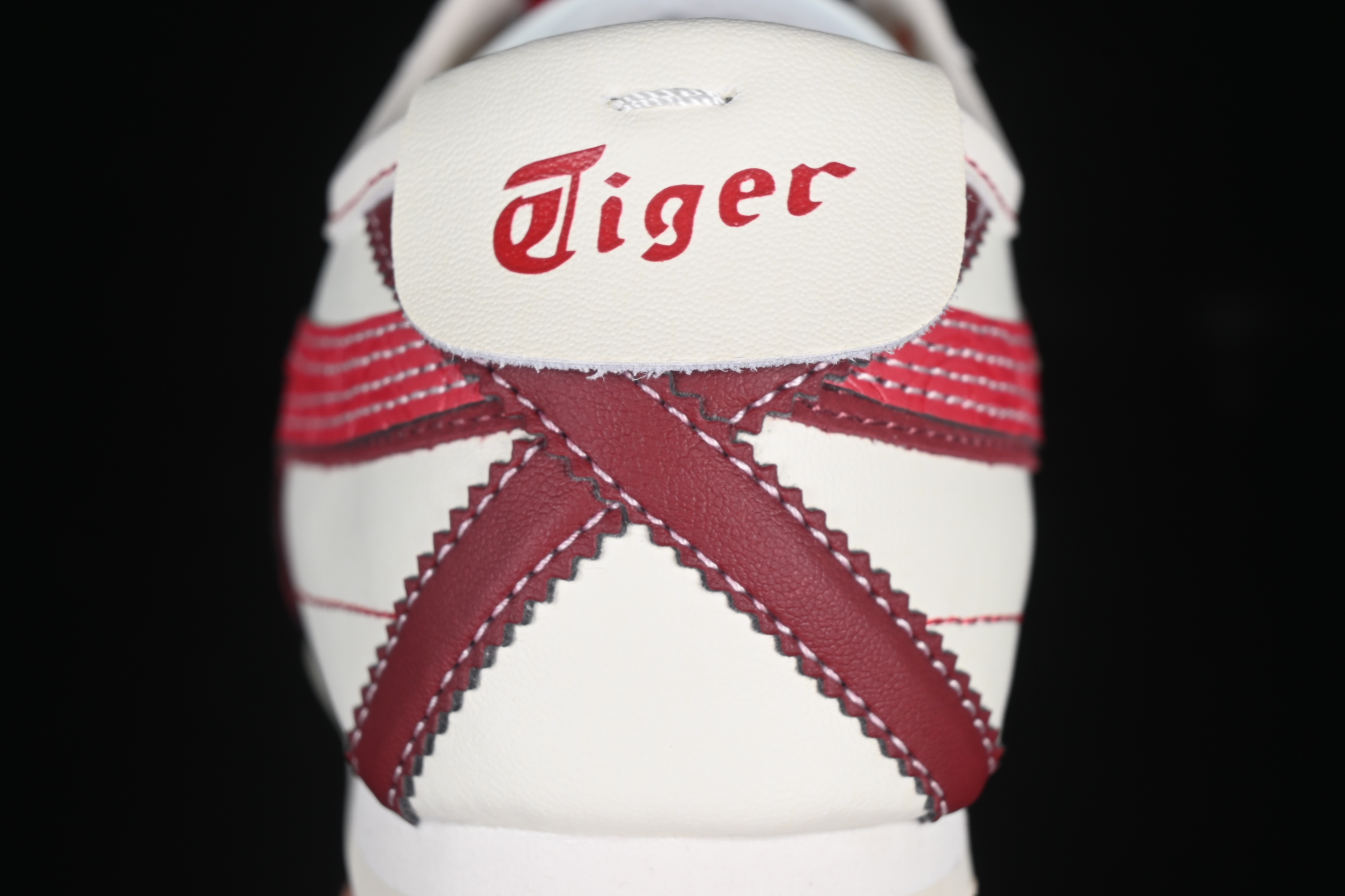 Onitsuka Tiger Mexico 66 Low-Top Leather Sneakers for Casual Running - 1183C391-100