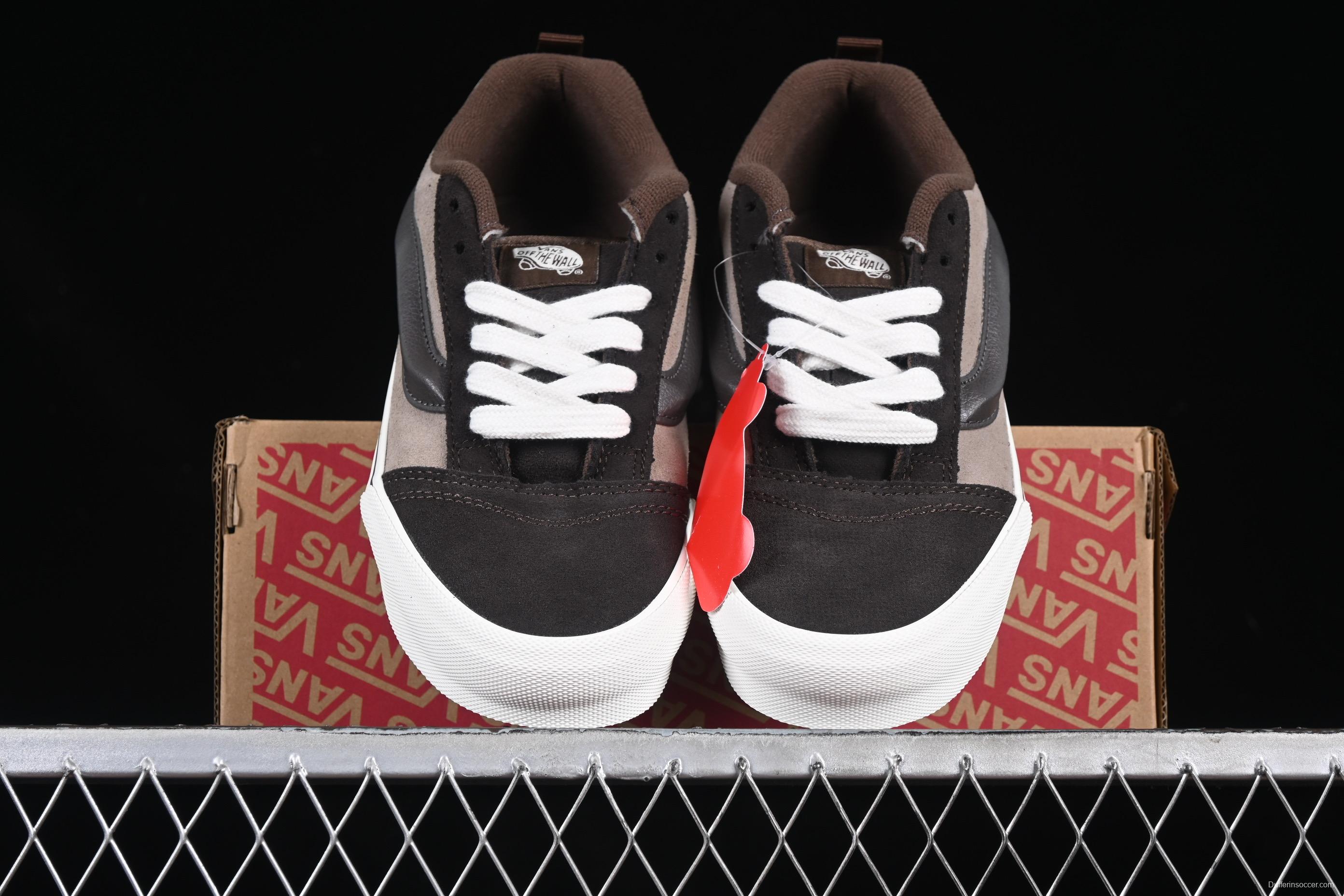 Vans Knu Skool Low-Top Retro Chunky Sneakers with Oversized Logo - VN0009QC2LN