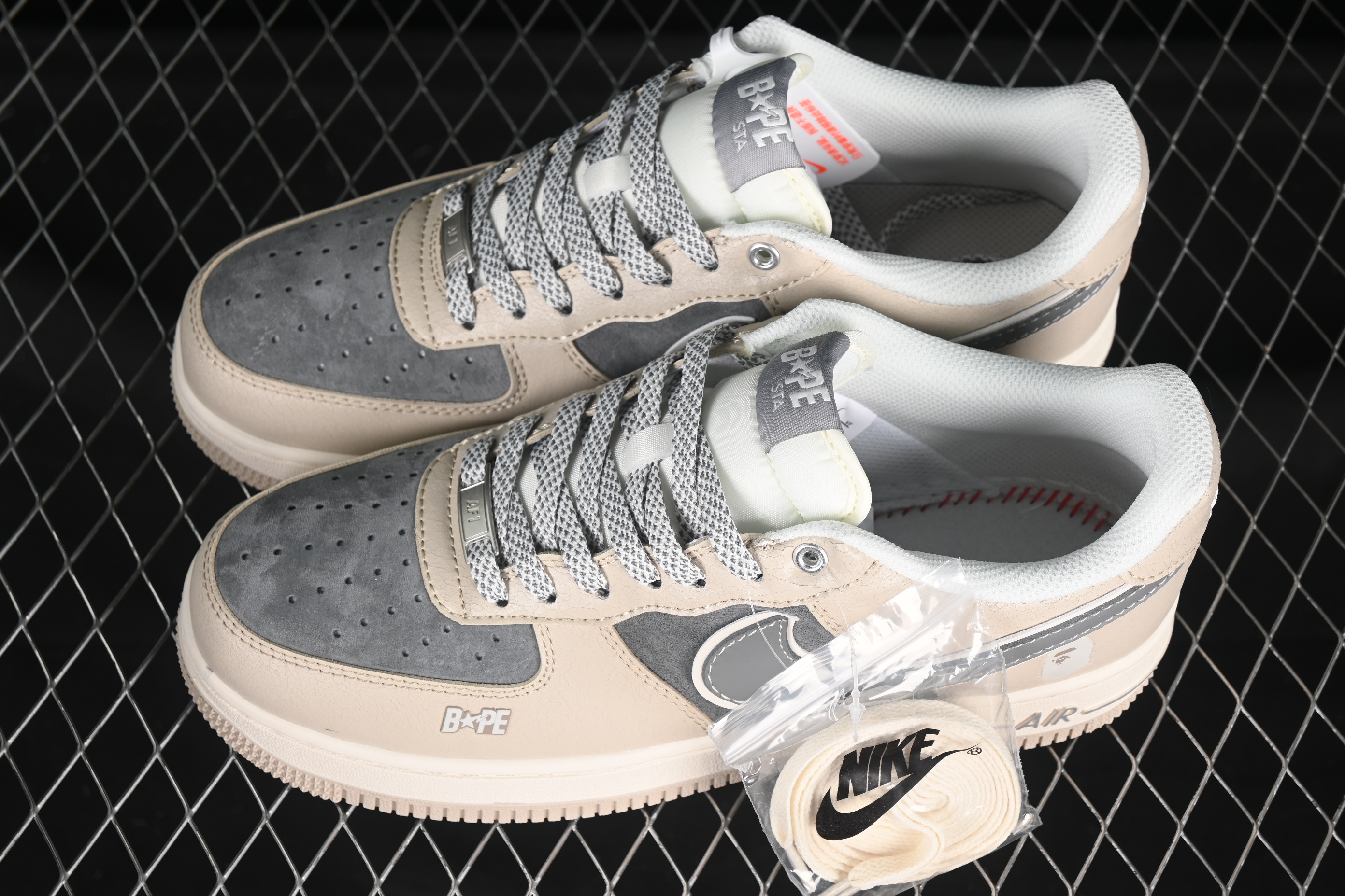 Nike Air Force 1 '07 Low Supreme Collaboration Sneakers with Red Snake Swoosh - SJ6698-023