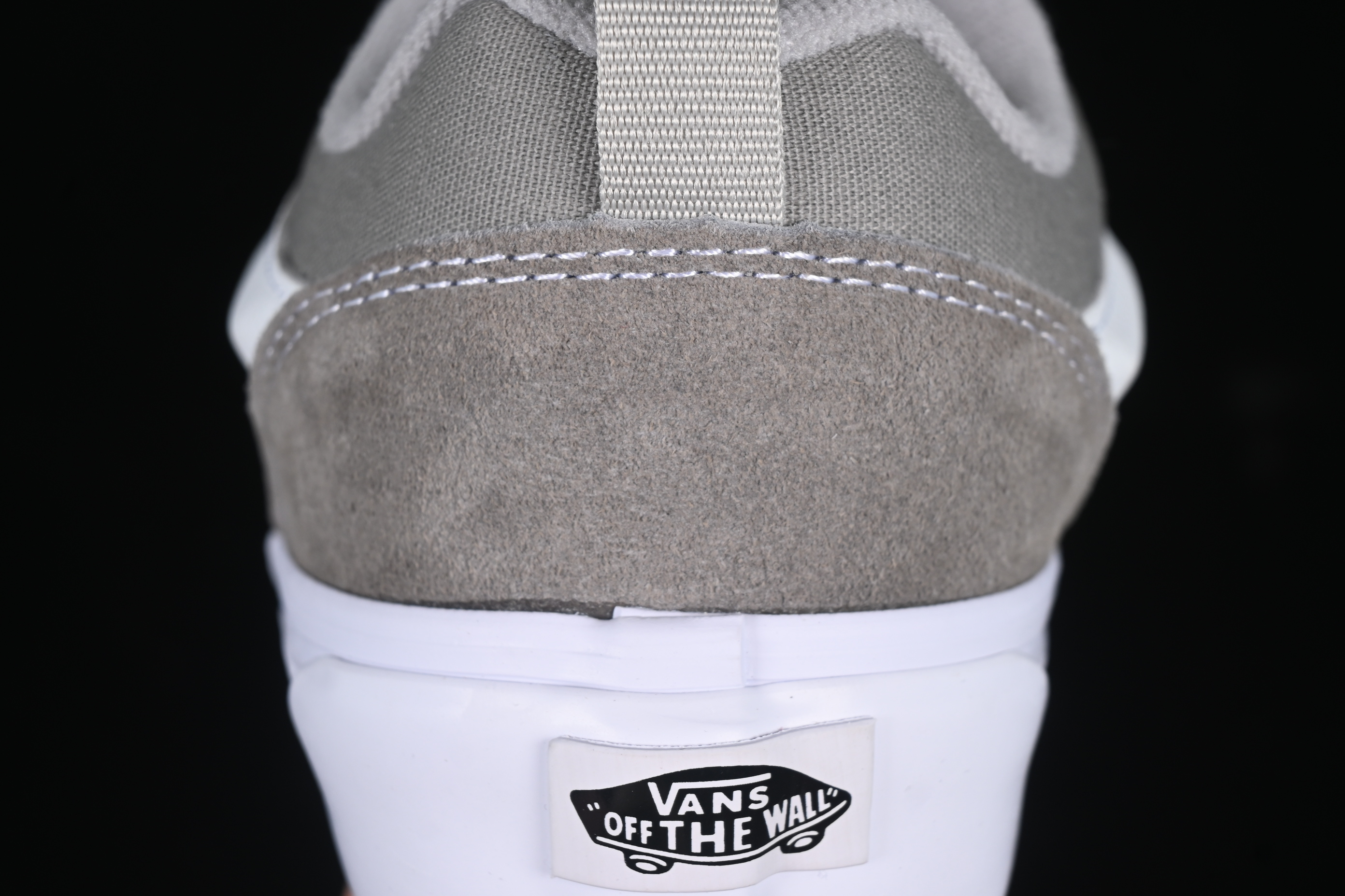 Vans Knu Skool Low-Top Retro Chunky Sneakers - VN000CS0BGG