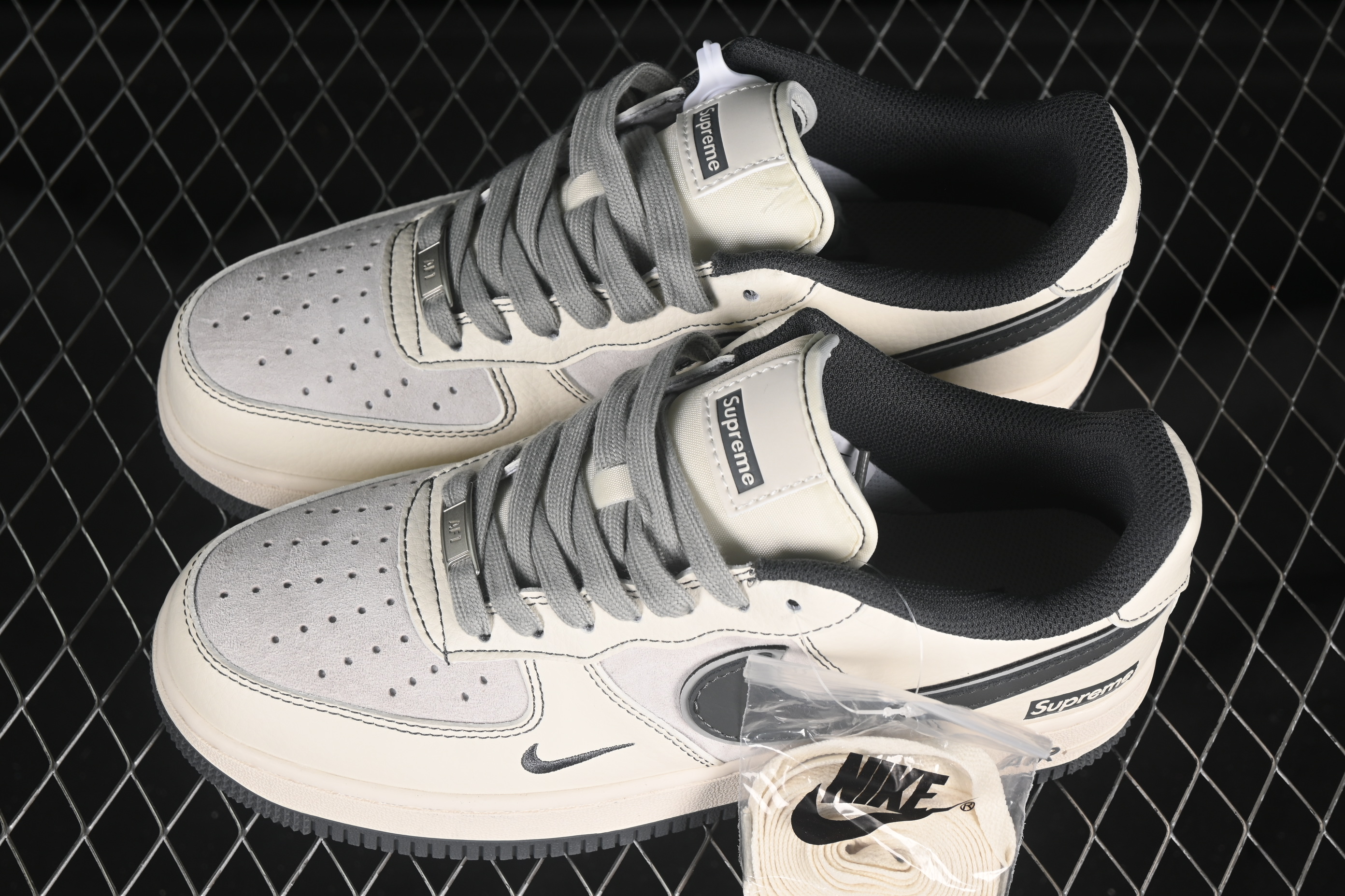 Nike Air Force 1 '07 Low Supreme Casual Sneakers with Full-Length Air Cushion - XZ6188-367