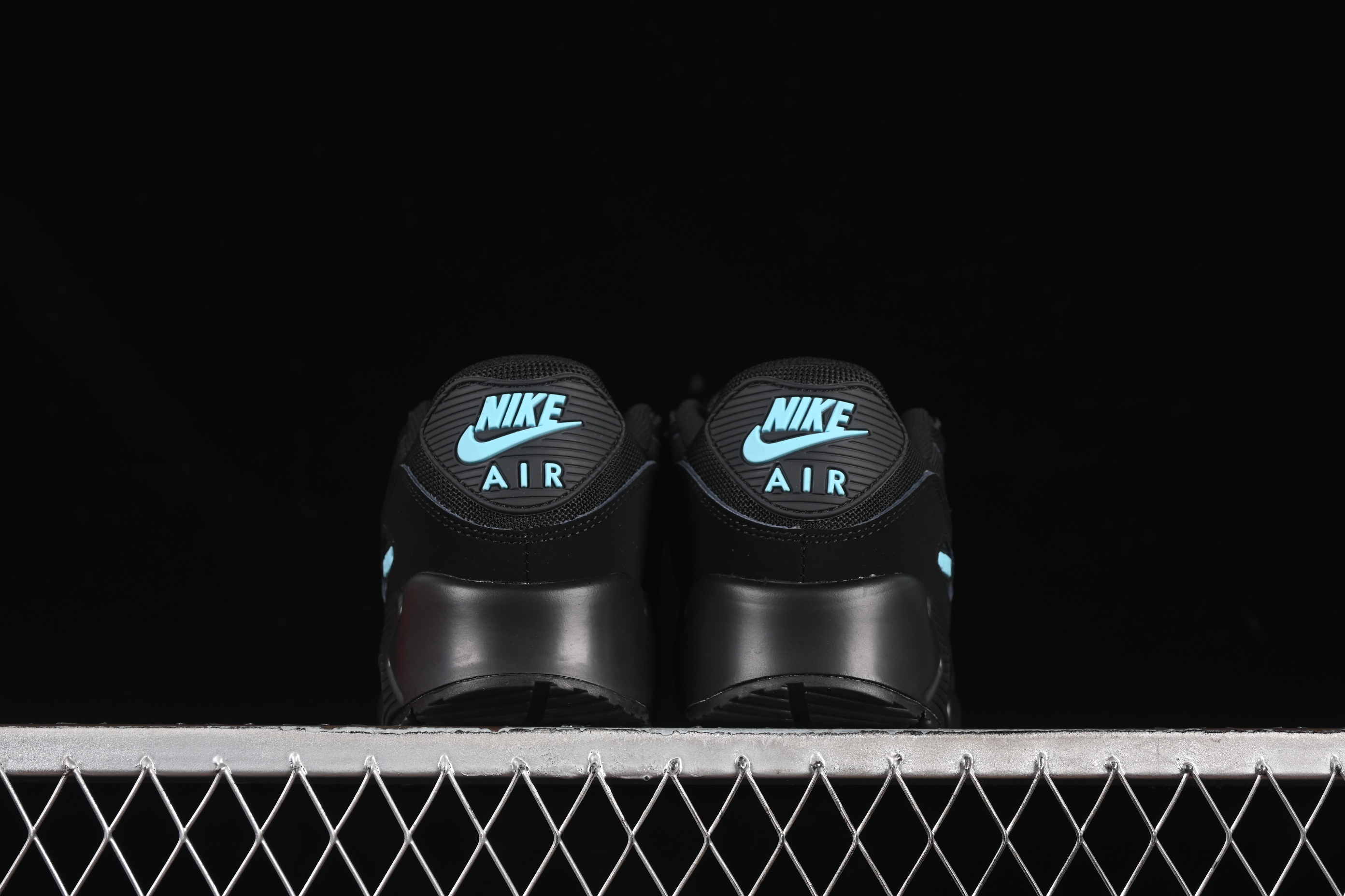 Nike Air Max 90 Retro Running Shoes with Air Cushion Technology - HV6224-001