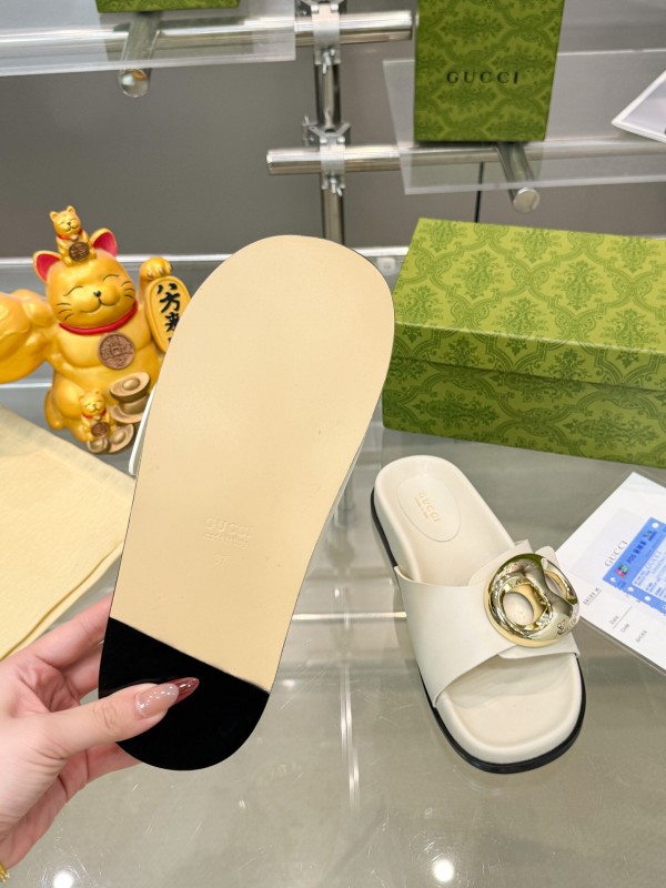 2025 Gucci White Leather Slippers KFY00210