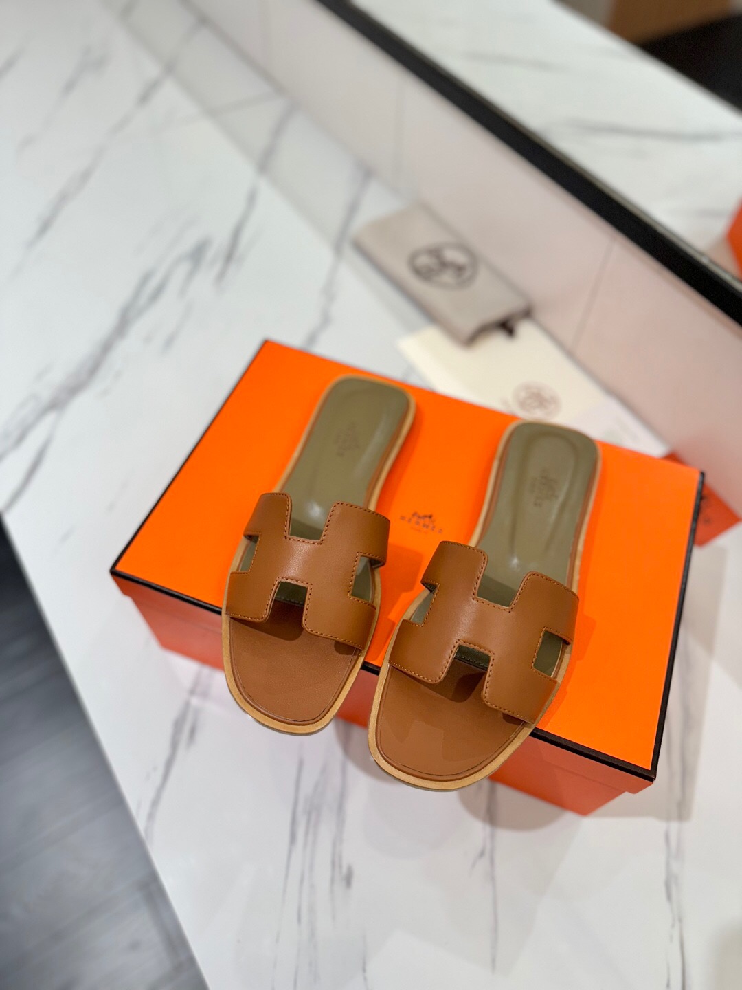 2025 Women Hermès Brown Leather Slippers