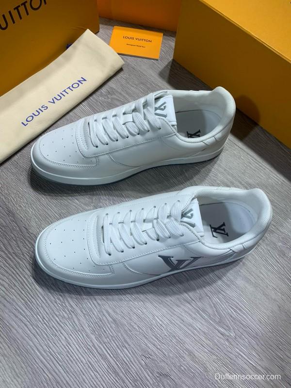 2024 Men Louis Vuitton White Leather Sneakers MJ00380