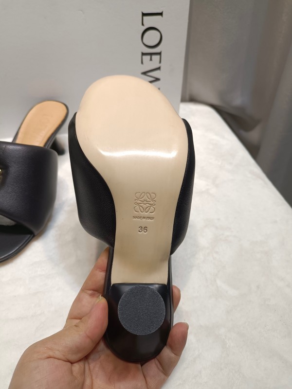 2025 Women Loewe Black Leather Slippers