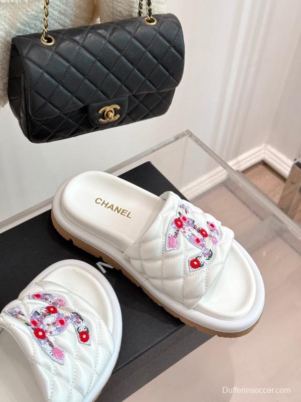 2025 Slippers Chanel White Leather Women Slippers KFY00260
