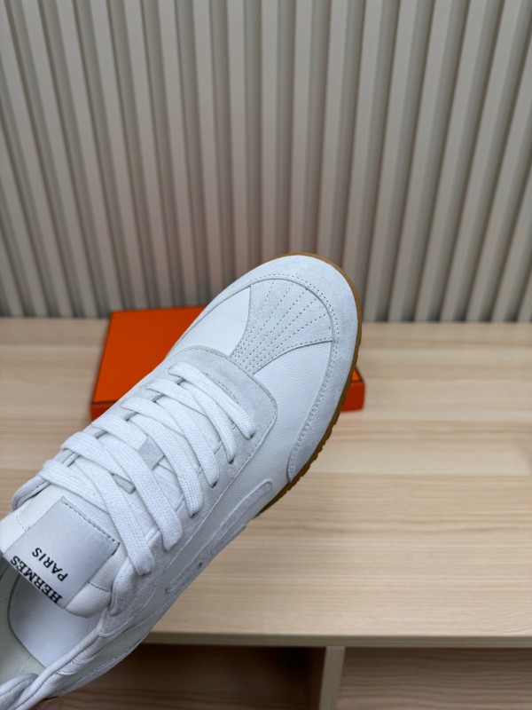 2025 Unisex Hermès White Suede Down Fabric Sneakers KFY00300