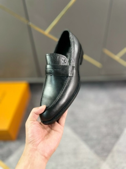 2024 Men Louis Vuitton Black Leather Loafer MJ00290
