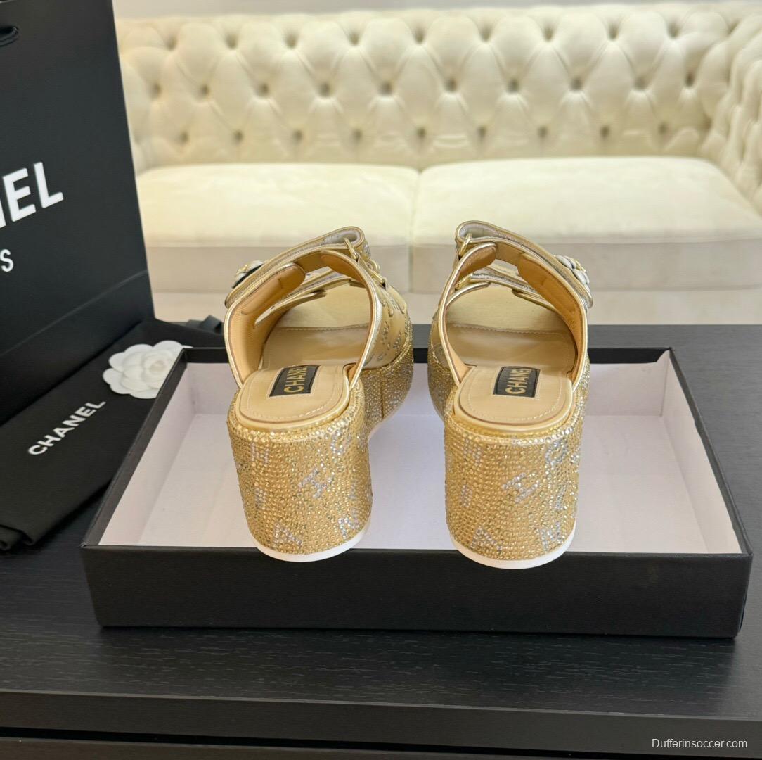 2025 Women Chanel Gold Leather Slippers LY00330