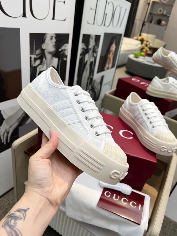 2025 Women Gucci White Canvas Sneakers