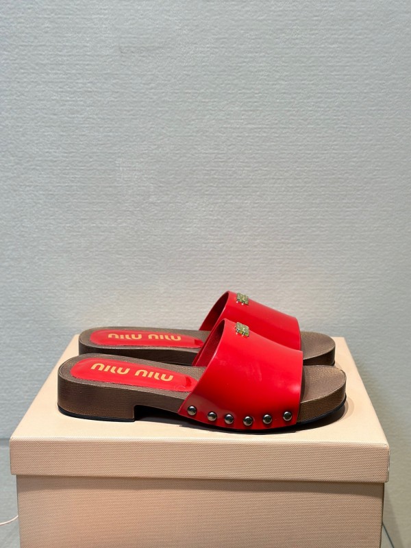 2025 Women Miu Miu Red Leather Slippers