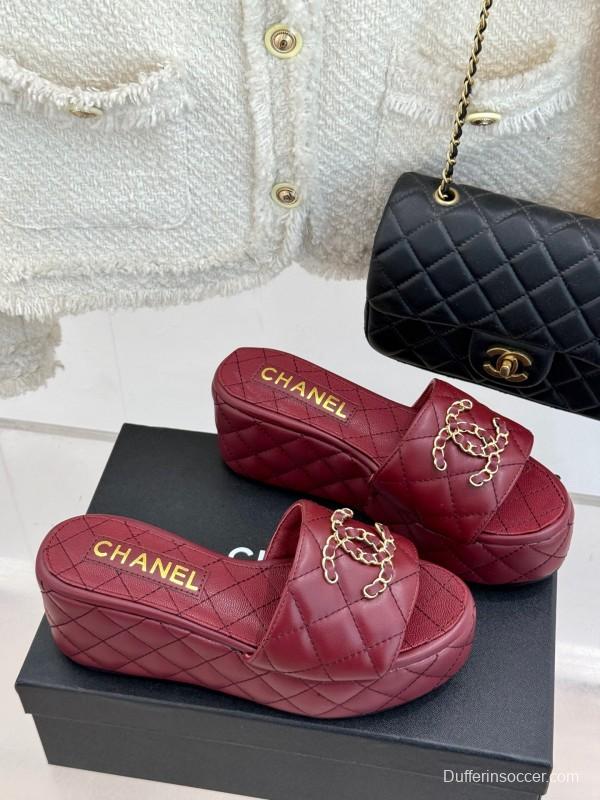 2025 Women Chanel Burgundy Leather Slippers Quilted Double C