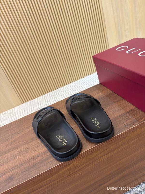 2025 Women Gucci Black Leather Slippers Interlocking G LY00230