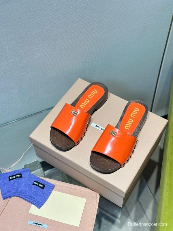 2025 Women Miumiu Orange Patent Leather Slippers
