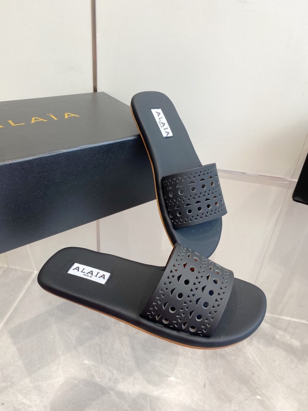 2025 Alaa Black Leather Slippers KFY00280