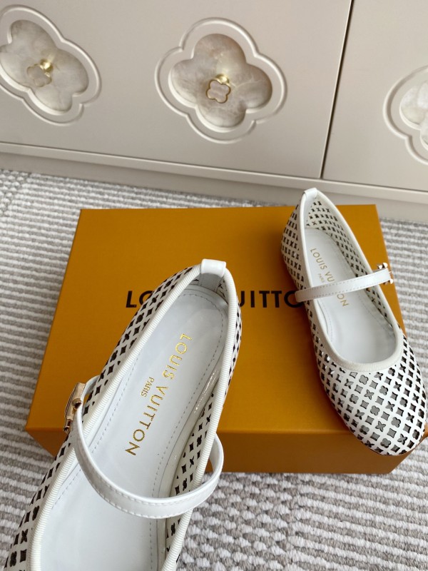 2025 Women Louis Vuitton White Leather Mary Jane Perforated KFY00310