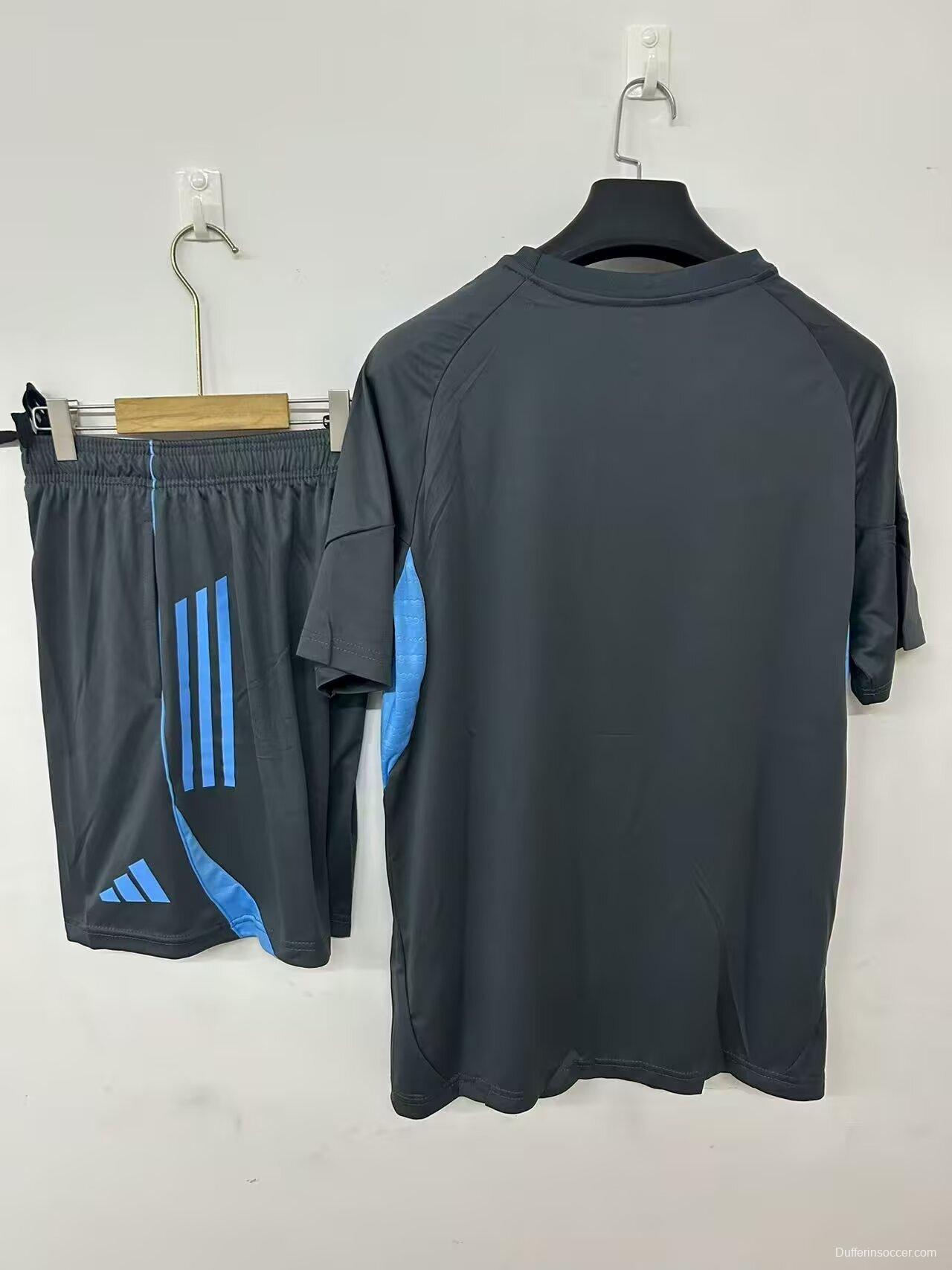 25/26 Newcastle United Pre-Match Training Jersey Grey+ Shorts