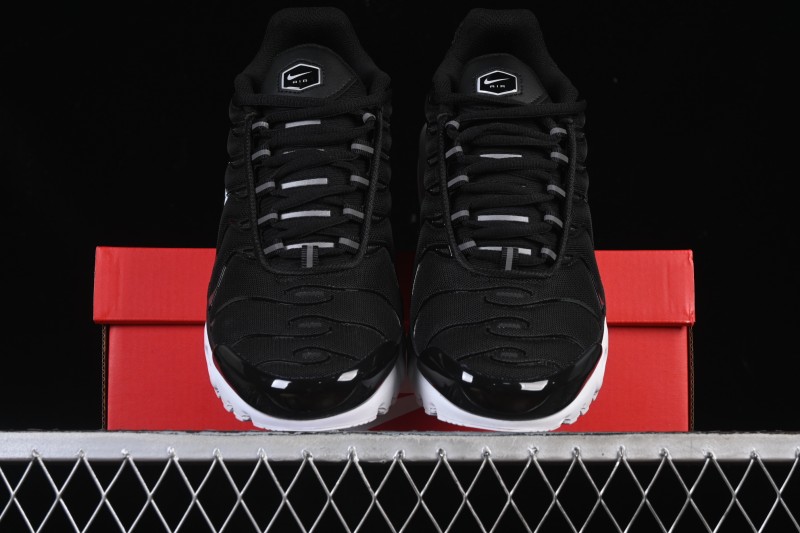 Nike Air Max Plus Retro Running Shoes with Air Cushion Technology - DM2362-001