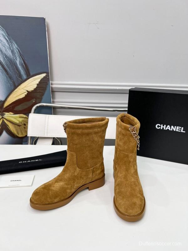 Chanel Quilted Leather Flat Ankle Boots with Four-Leaf Clover and CC Logo - LY00400