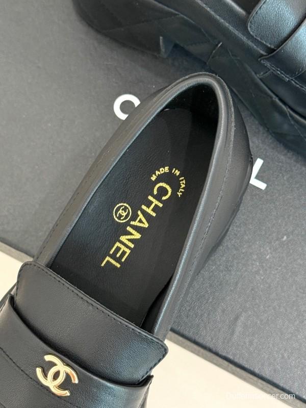 Chanel 25K Fall/Winter Double C Platform Loafers with Waterproof Sole - KFY00320