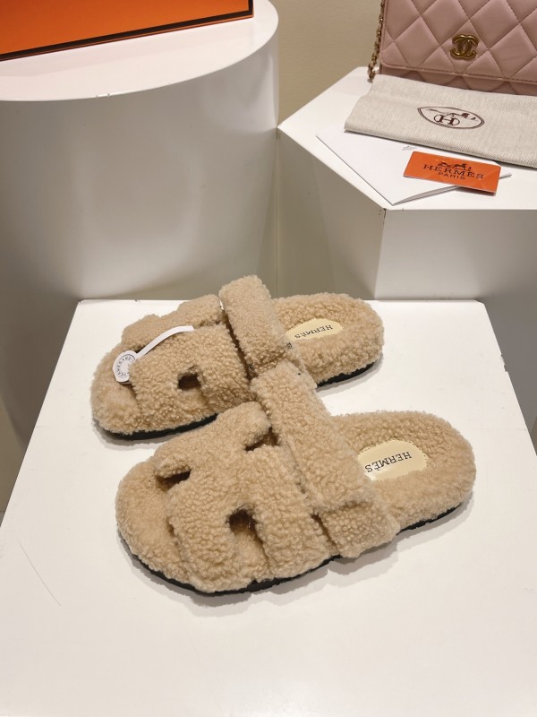 H Full Straight Hair Grain Fur Slippers - LY00300