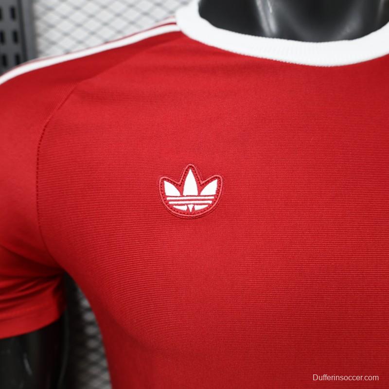 Player Version 26/27 Manchester United Red with White Three-Stripe Shoulders Jersey