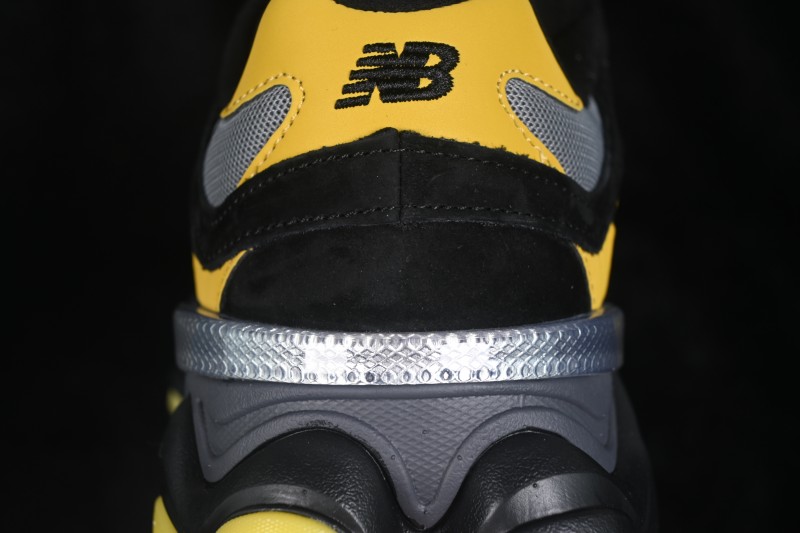 New Balance U9060 Retro Running Shoes with Mesh and Suede Upper - U9060TRZ