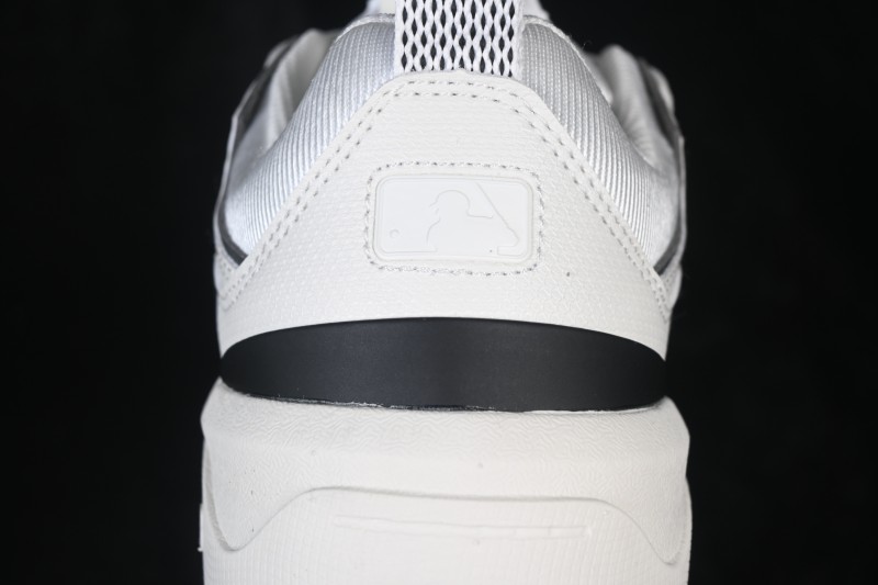 New York MLB Chunky Curve Runner Enamel New York Yankees Thick Sole Casual Running Shoes - 3ASXM096N50WHS