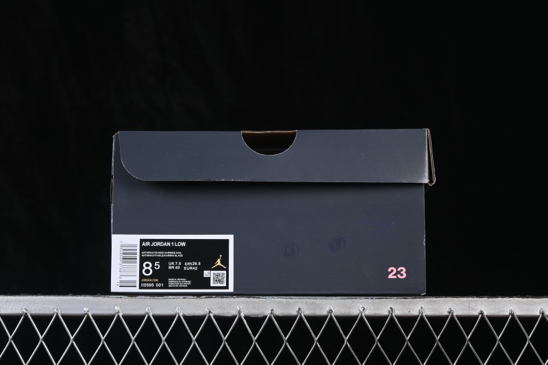 Nike Air Jordan 1 Low Retro Basketball Shoes with Cracked Leather and Black-White Colorway - II0595-001