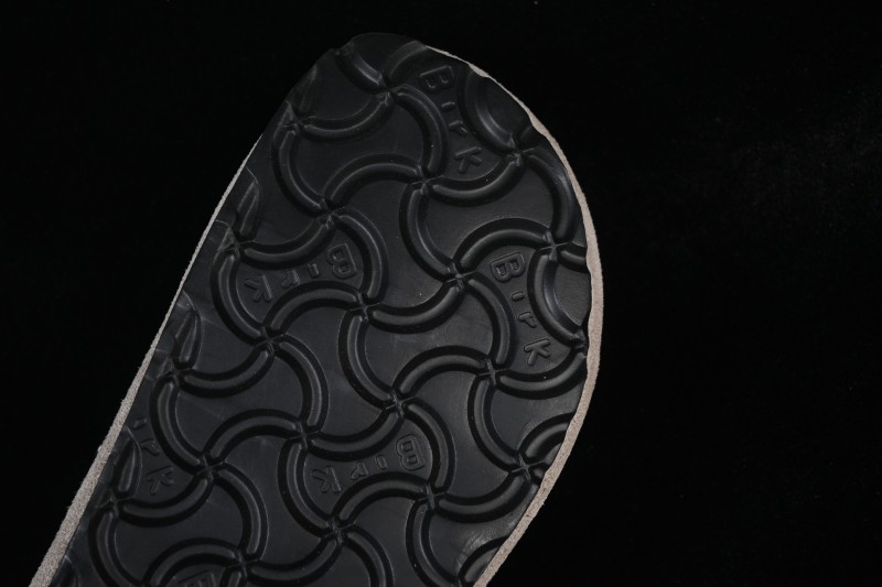 Birkenstock Arizona Soft Footbed Sandals with Sheepskin Lining - G.D4