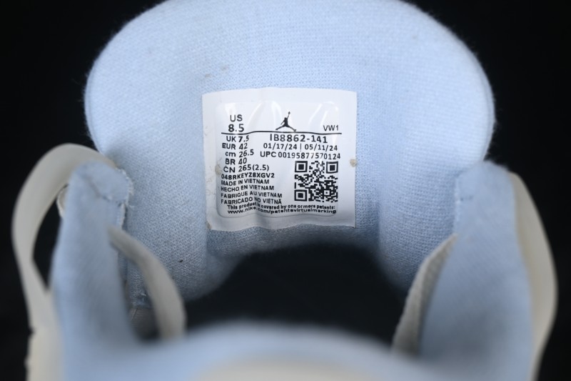 Nike Air Jordan 4 Remastered Retro Sneakers with Mixed Textile, Leather and Suede Upper - IB8862-141
