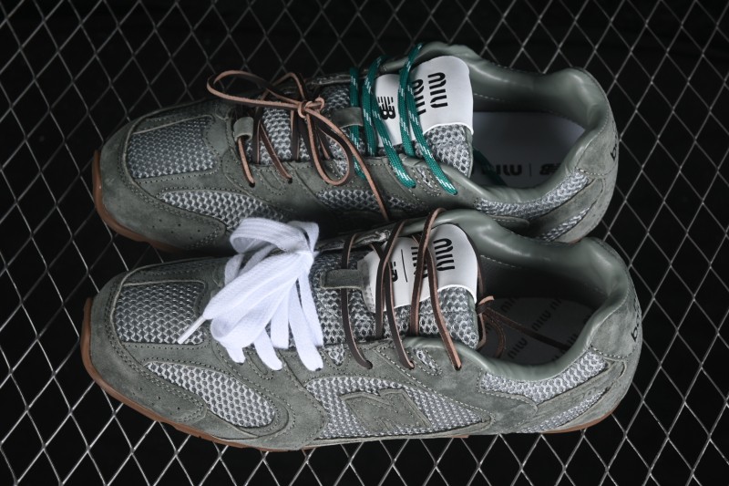 MiuMiu x New Balance 530 Low-Top Classic Retro Lifestyle Sneakers with Deconstructed Design and Dual Laces - AJD4